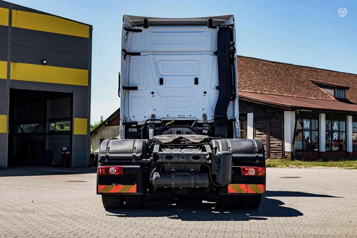 Mercedes-Benz Actros 2542 LS, single sleeper
