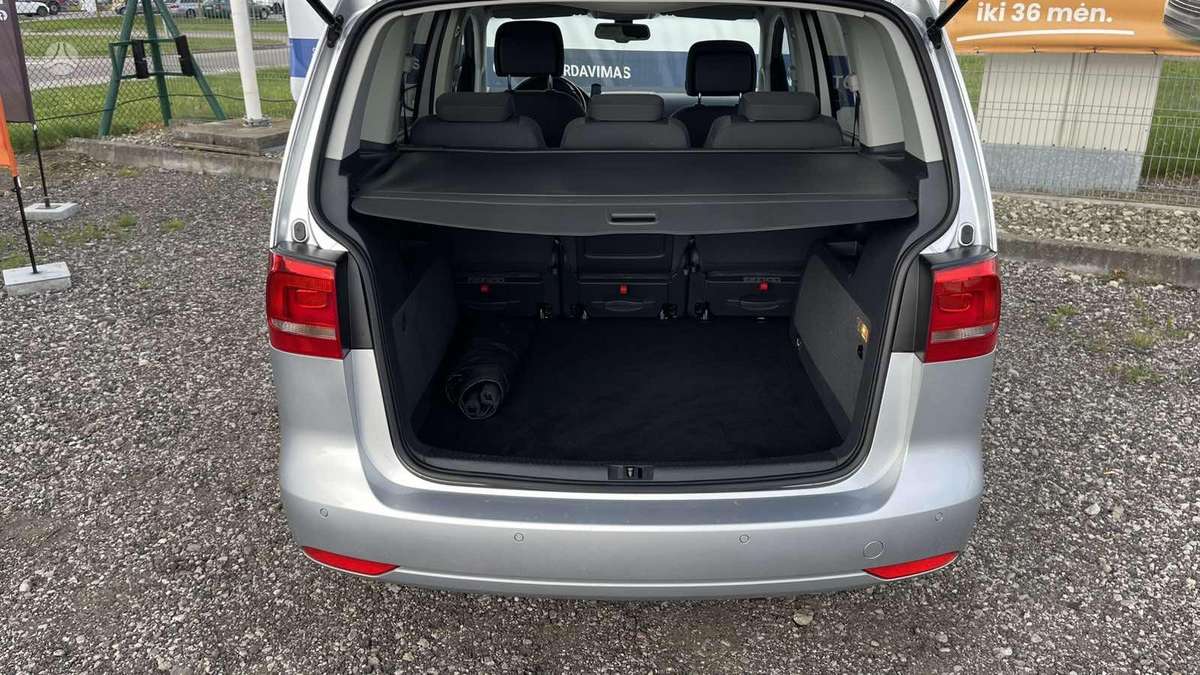 Volkswagen Touran - 10