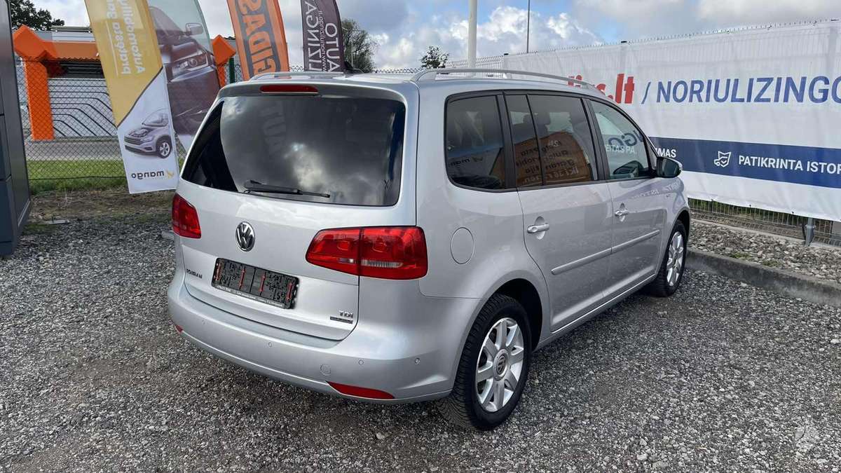 Volkswagen Touran - 8