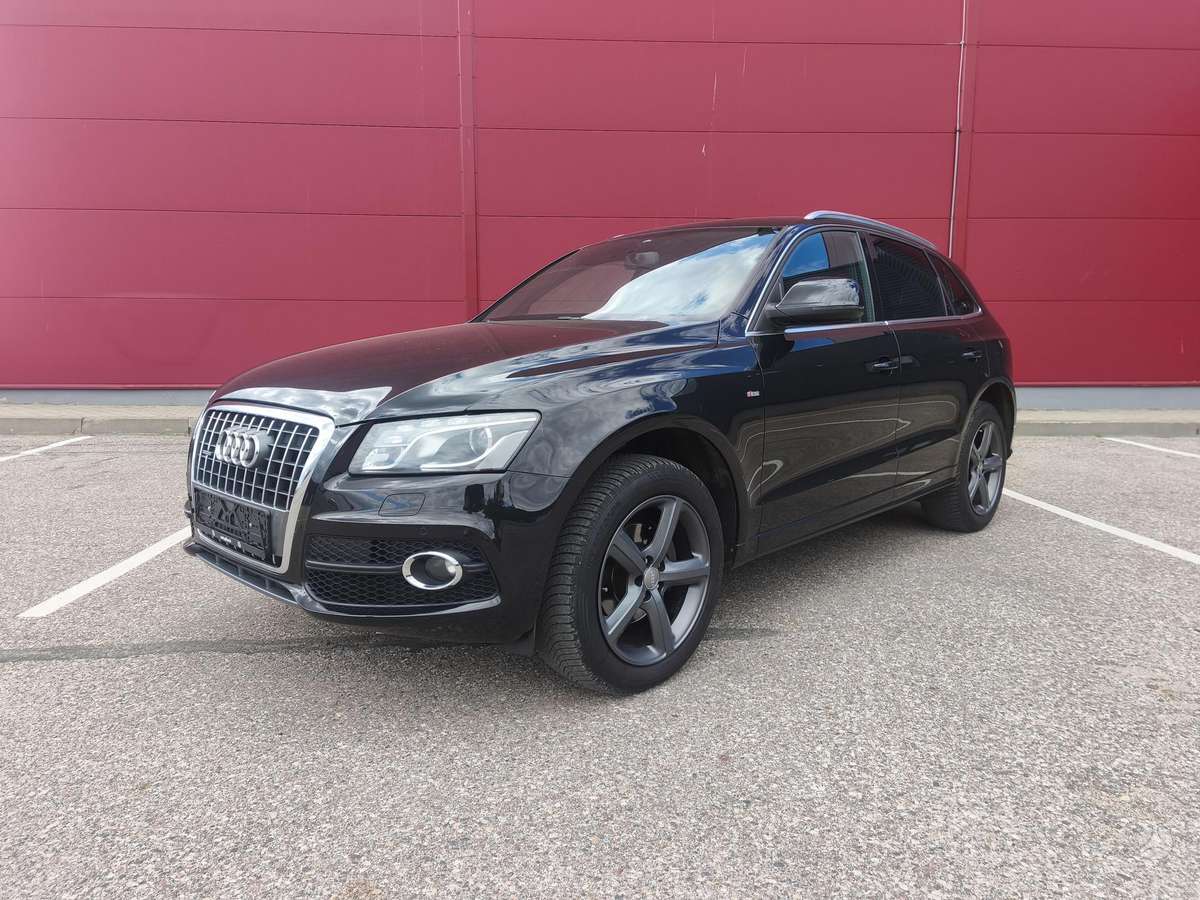 Audi Q5, 2.0 l., off-road / crossover