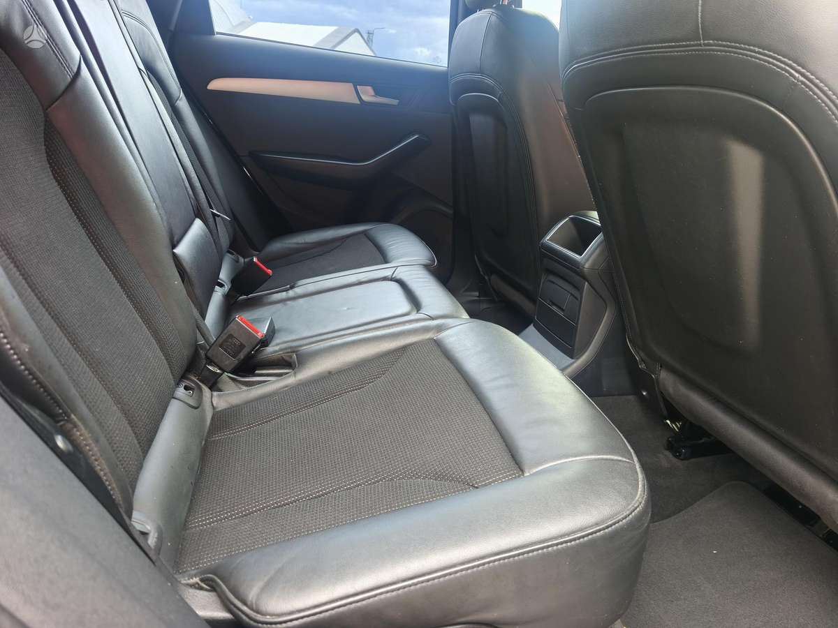 Audi Q5, 2.0 l., off-road / crossover