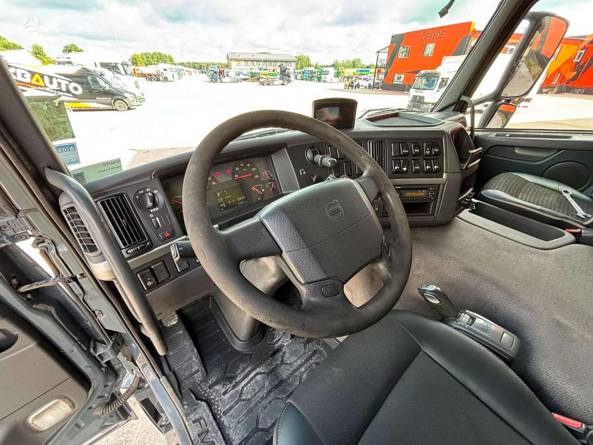 Volvo FM 410 8x4*4, с краном