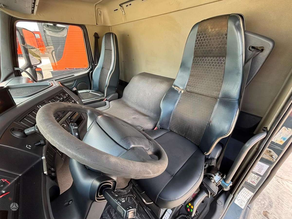 Volvo FM 410 8x4*4, с краном