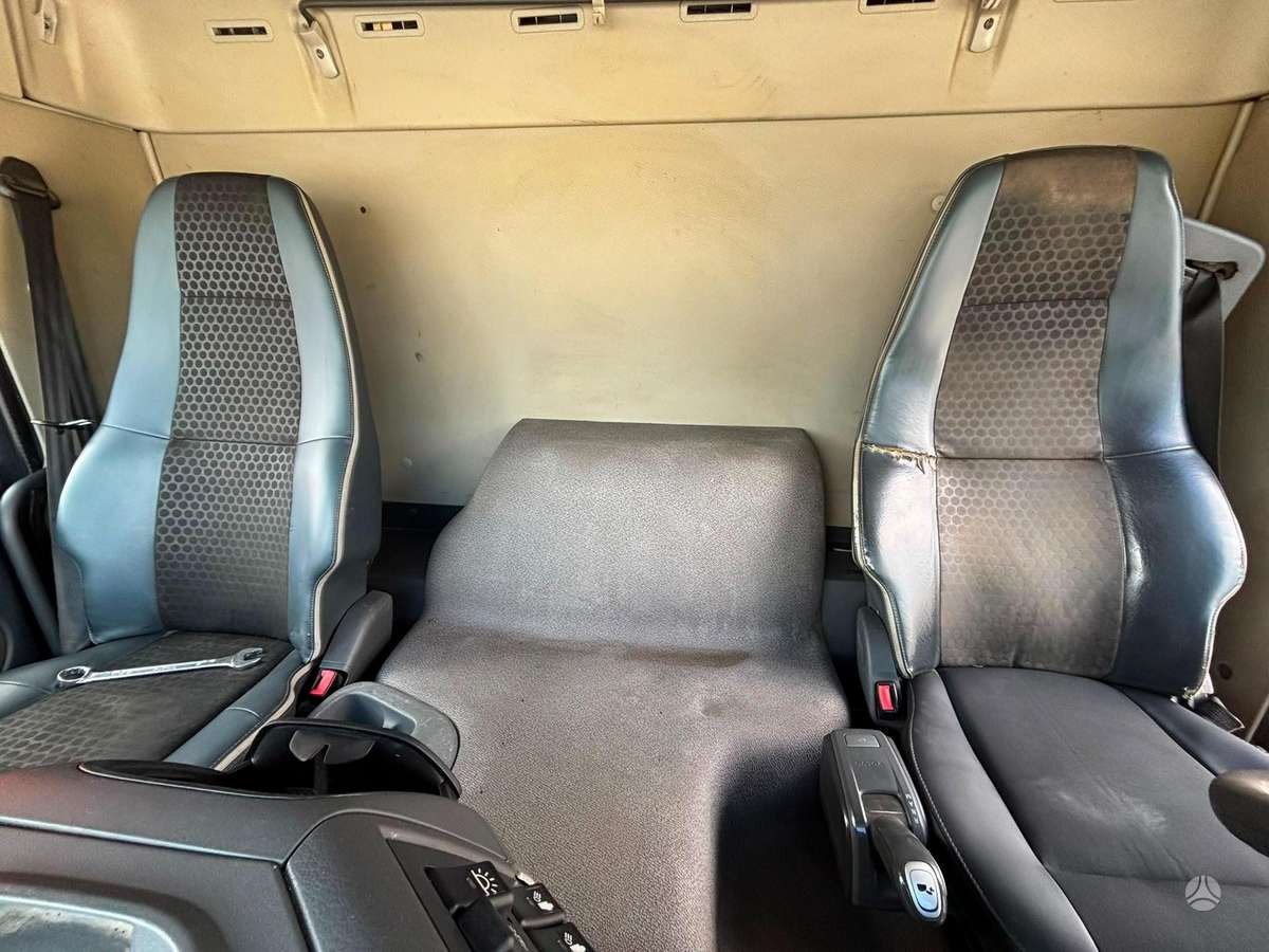 Volvo FM 410 8x4*4, с краном