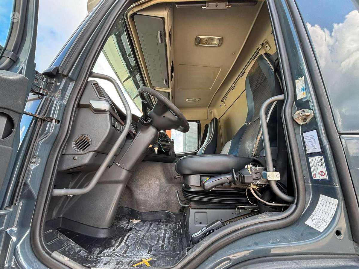 Volvo FM 410 8x4*4, с краном