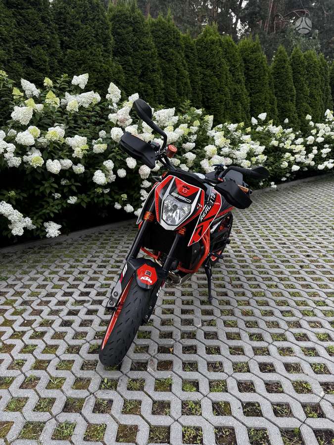 KTM Duke 690cc, street / classic