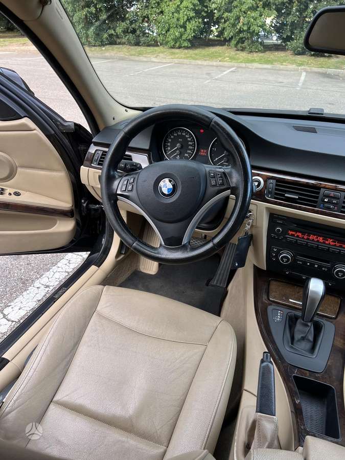 BMW 325, 3.0 l., Седан