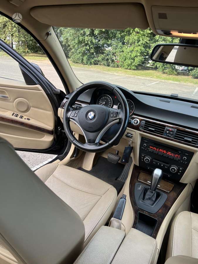 BMW 325, 3.0 l., Седан
