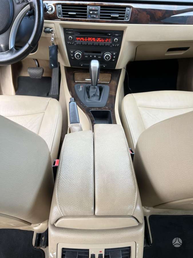 BMW 325, 3.0 l., Седан