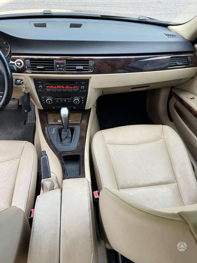 BMW 325, 3.0 l., Седан