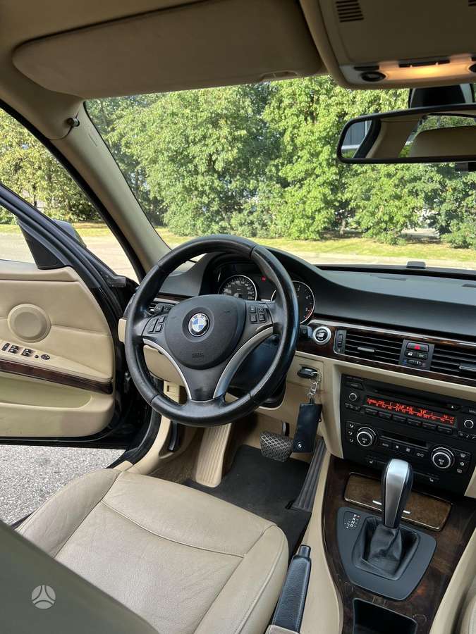 BMW 325, 3.0 l., Седан