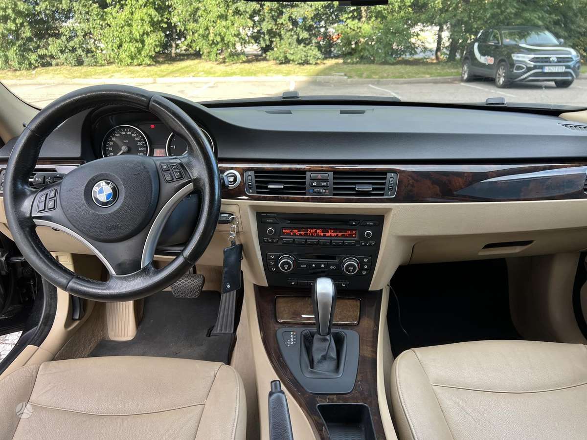 BMW 325, 3.0 l., Седан