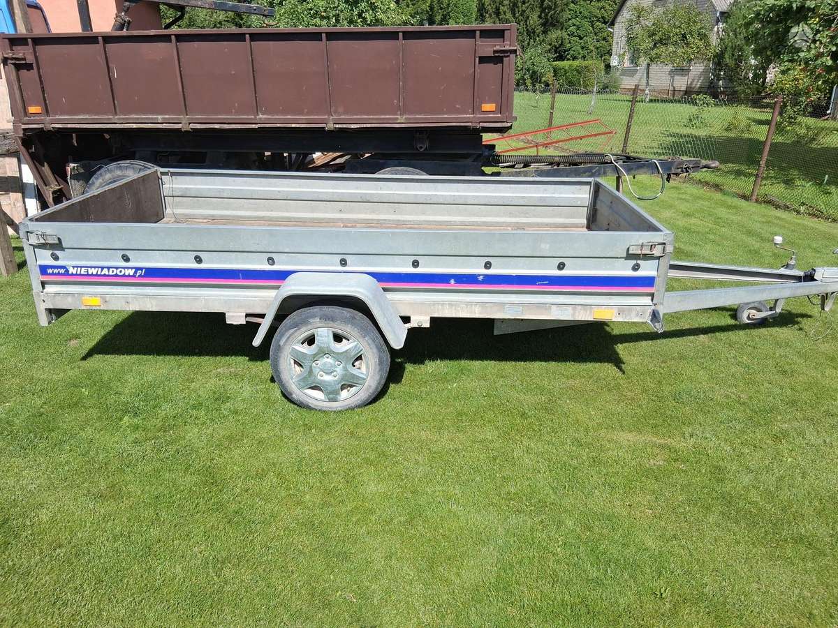 Niewiadow, passenger car trailers