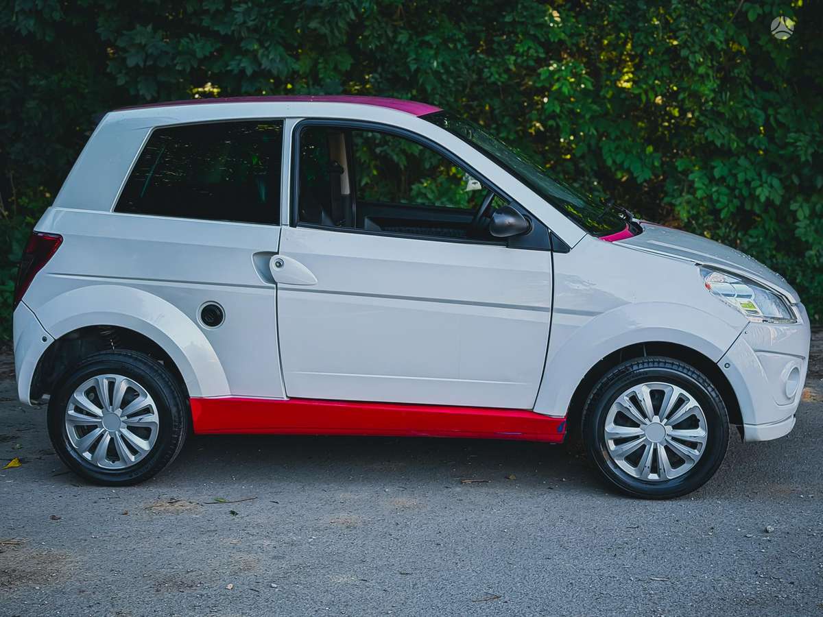 Ligier JS50, 0.4 l., hatchback