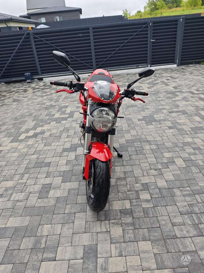 Ducati Monster 696cc, street / classic