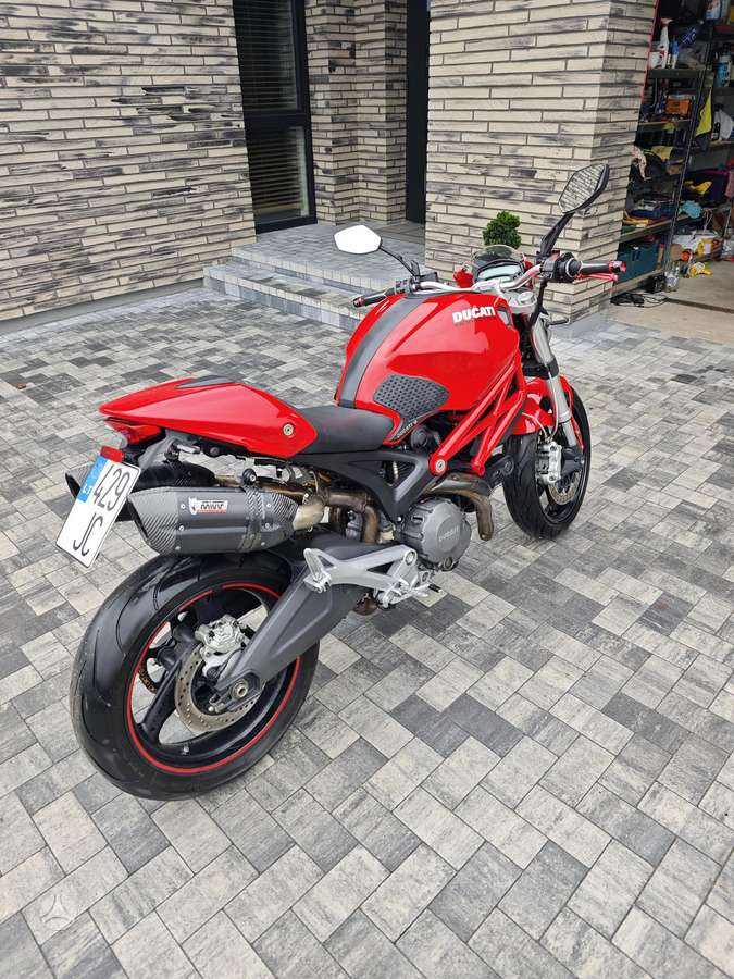 Ducati Monster 696cc, street / classic