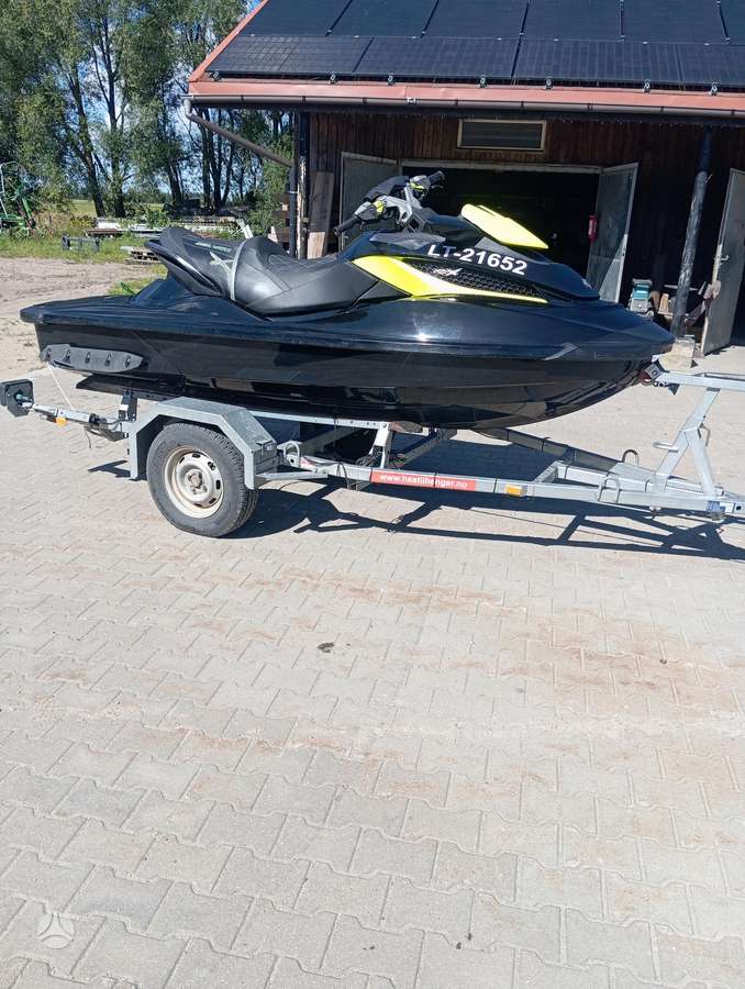 Sea-Doo RXT 260, jet skis