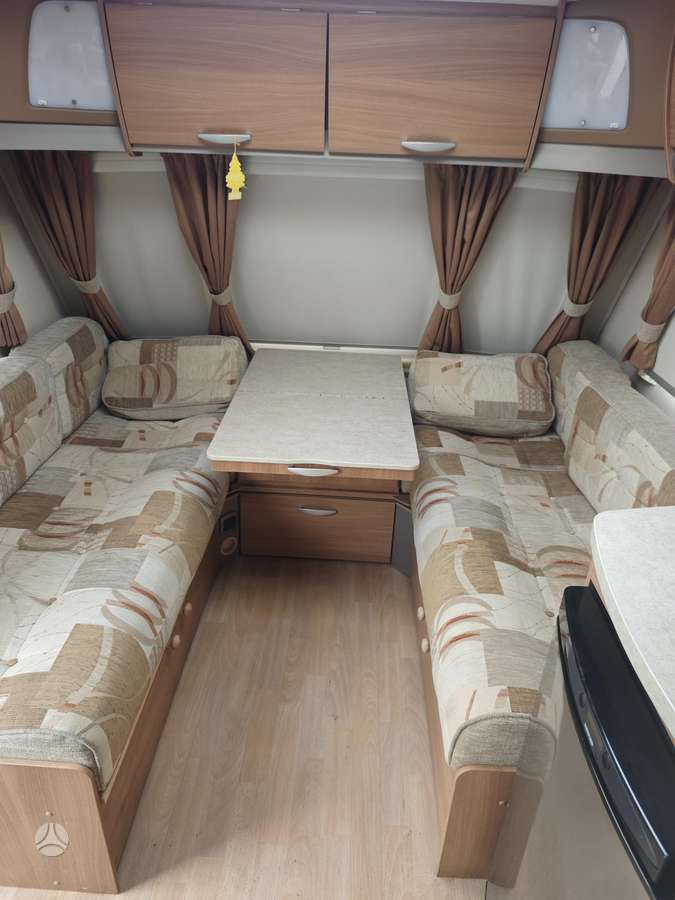 Swift CHARISMA, кемперы