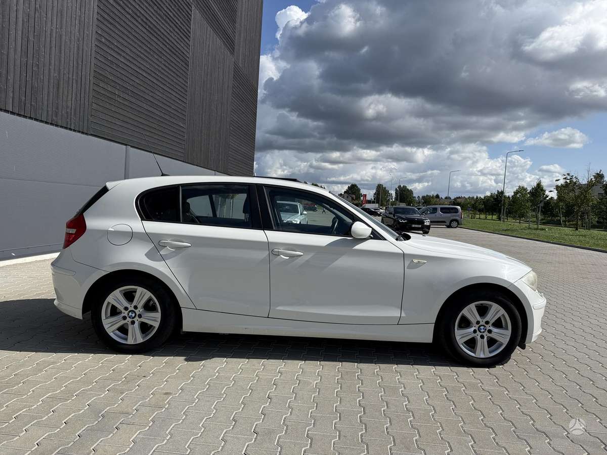BMW 120, 2.0 l., hatchback