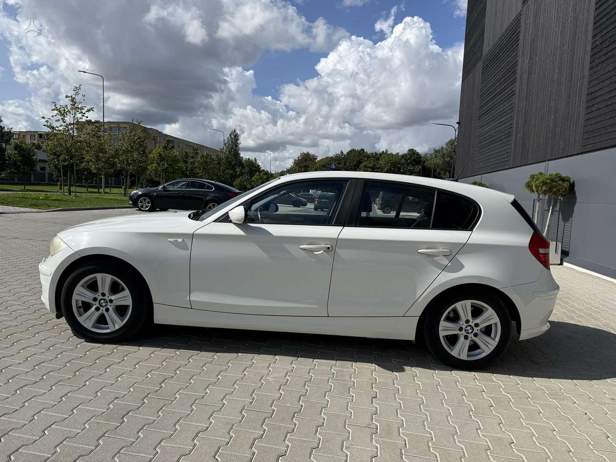 BMW 120, 2.0 l., hatchback