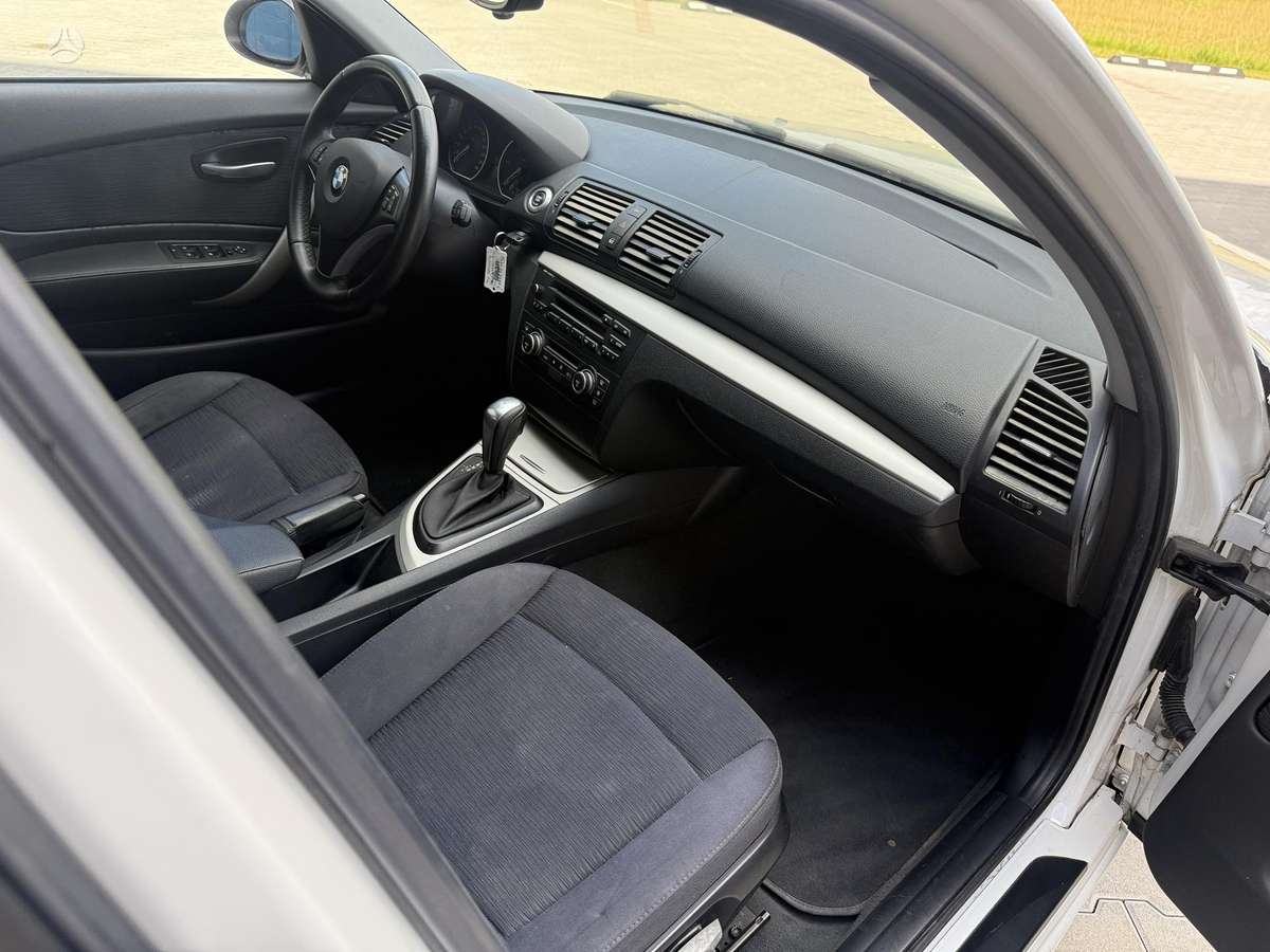BMW 120, 2.0 l., hatchback