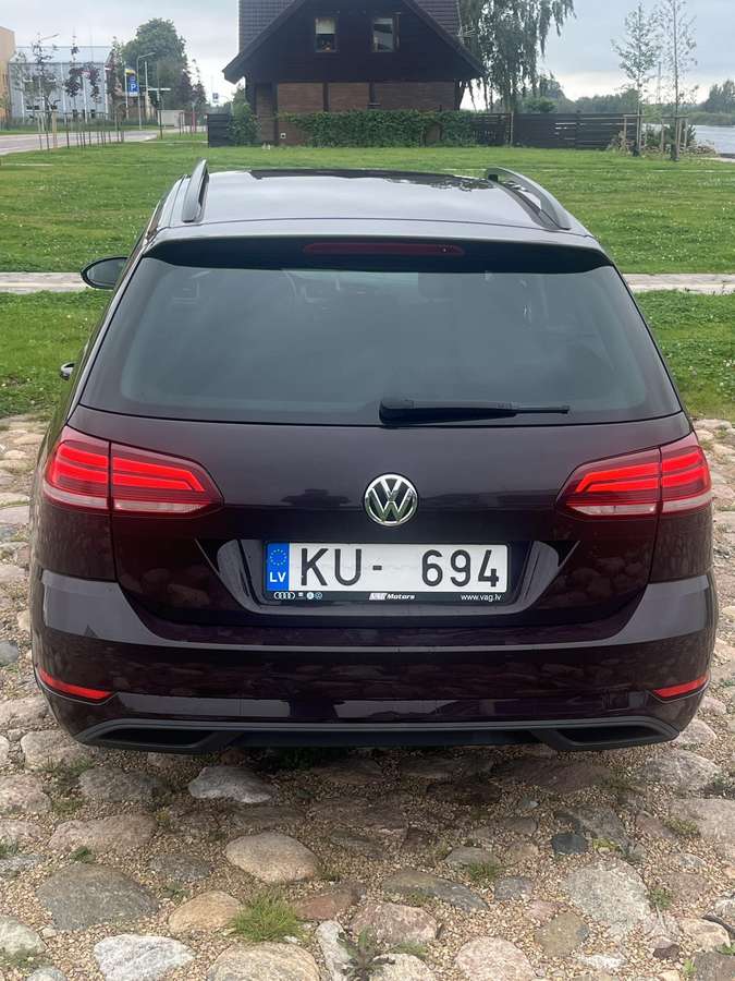 Volkswagen Golf - 4