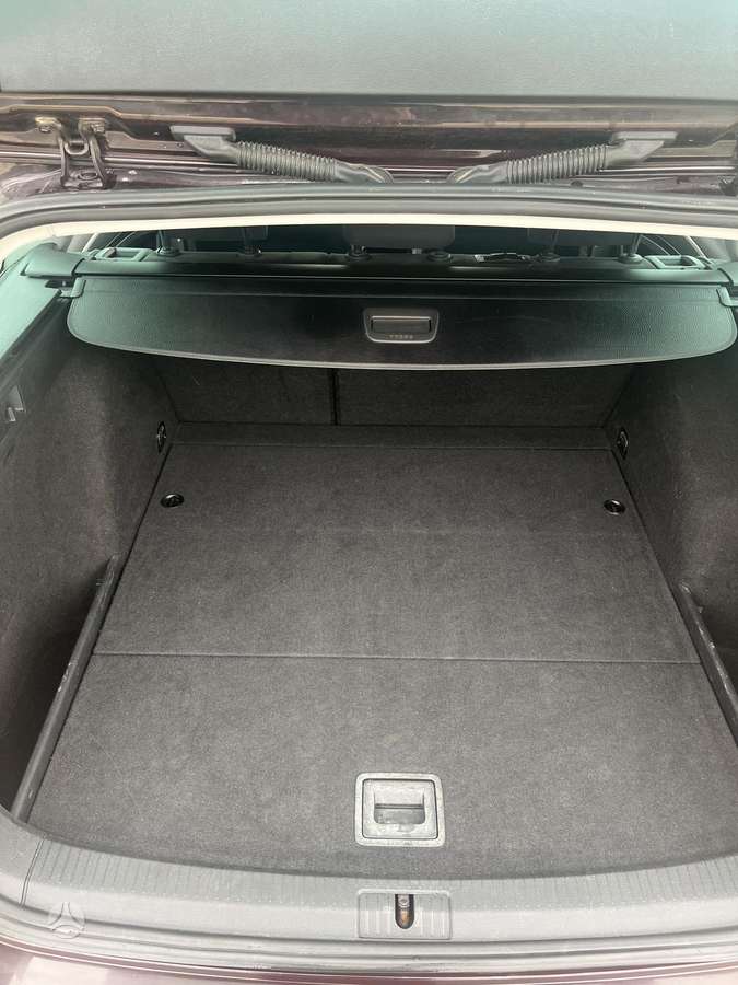 Volkswagen Golf - 9