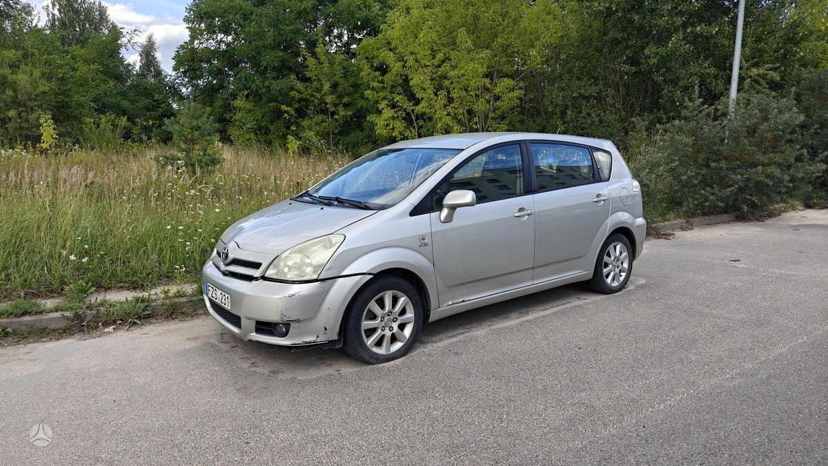Toyota Corolla Verso - 1