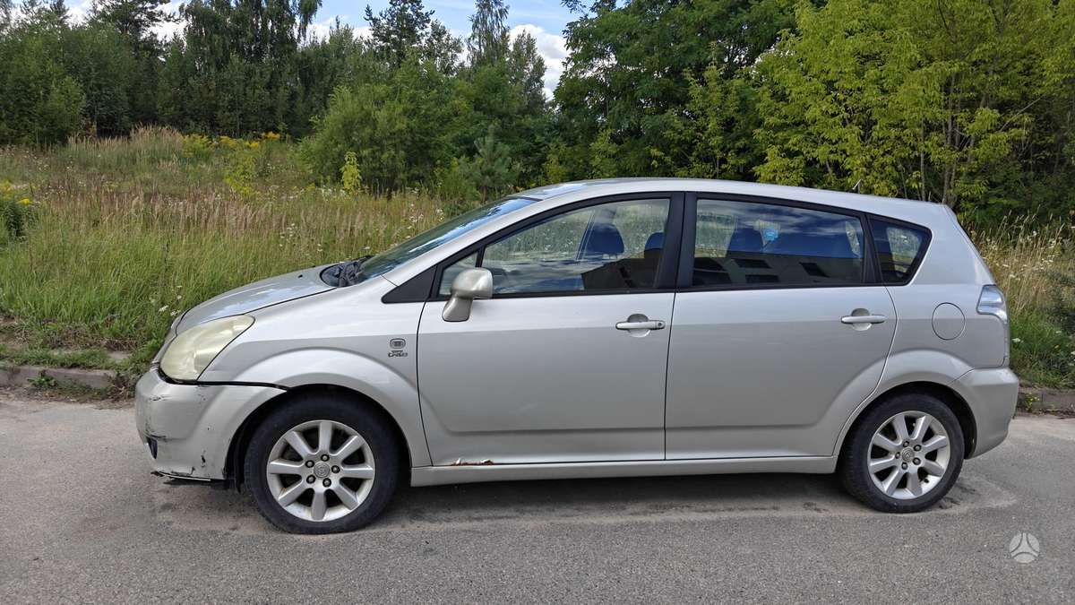 Toyota Corolla Verso - 2