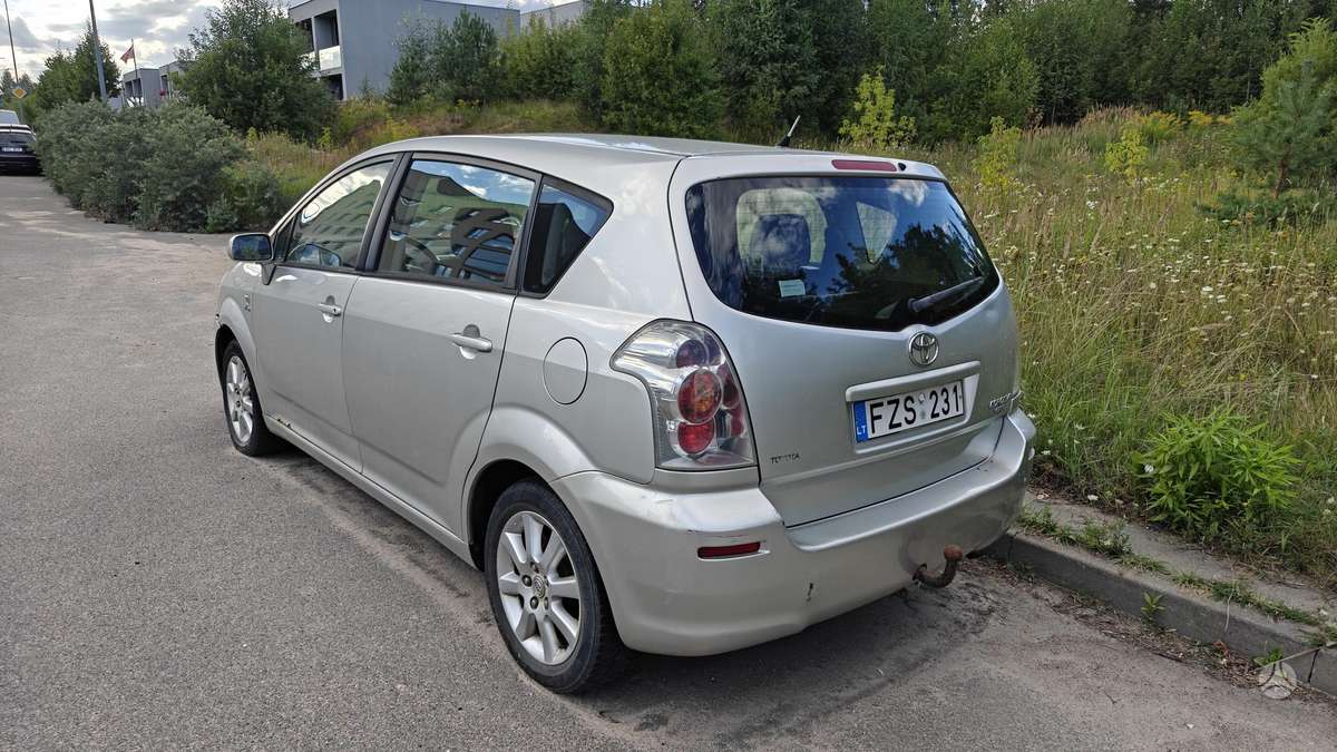 Toyota Corolla Verso - 3