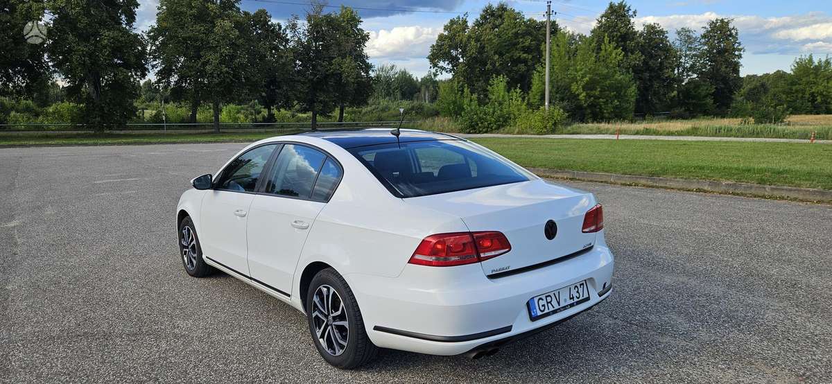 Volkswagen Passat - 8