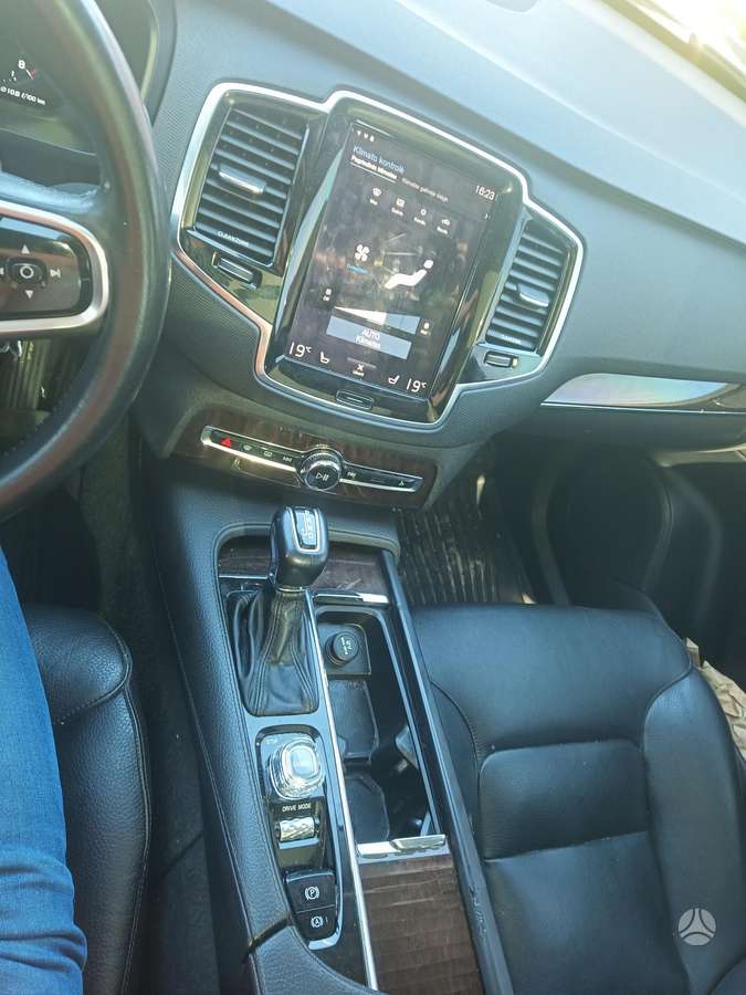 Volvo XC90, Внедорожник / Кроссовер