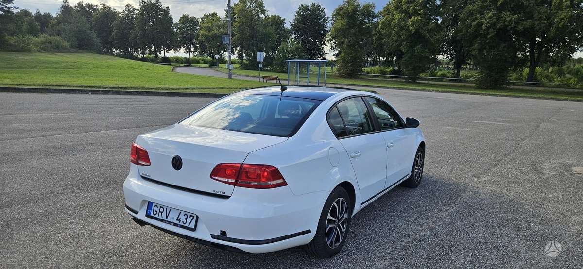 Volkswagen Passat - 9