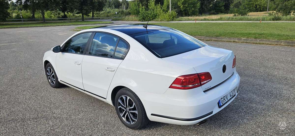 Volkswagen Passat - 10