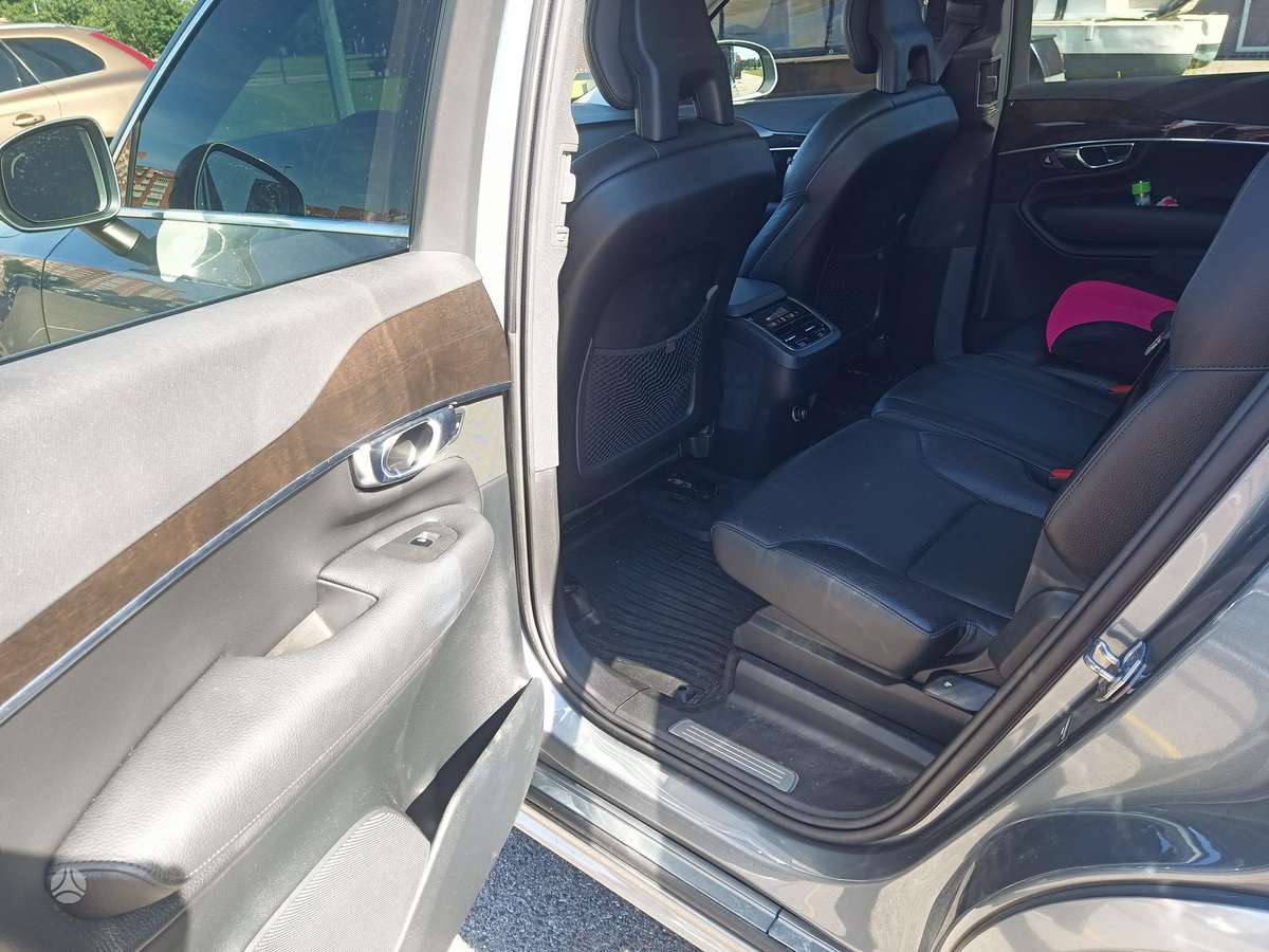 Volvo XC90 - 9