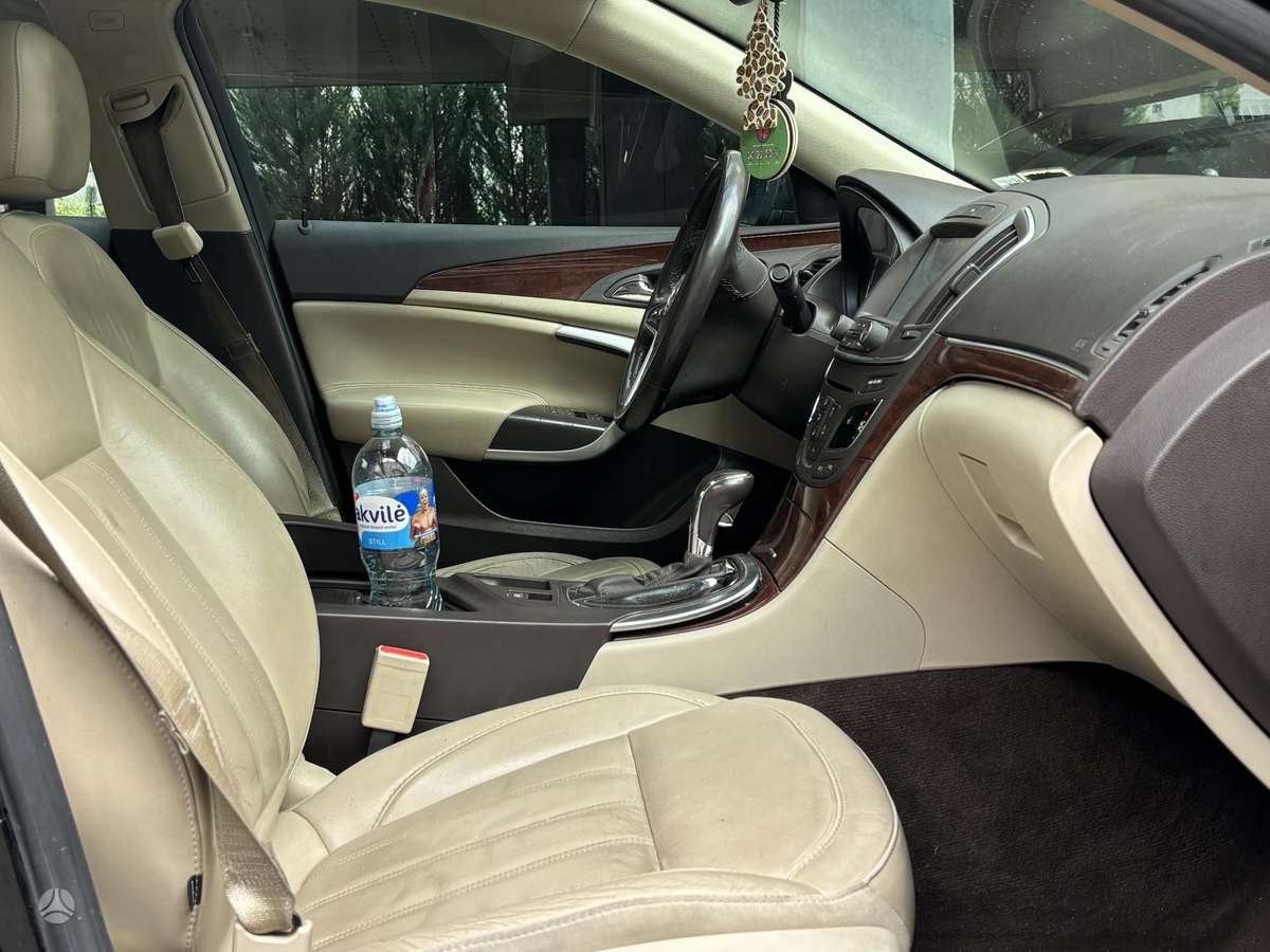 Buick Regal, 2.0 l., sedanas