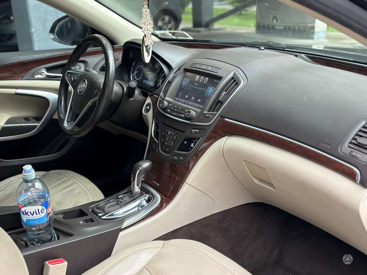 Buick Regal, 2.0 l., sedanas