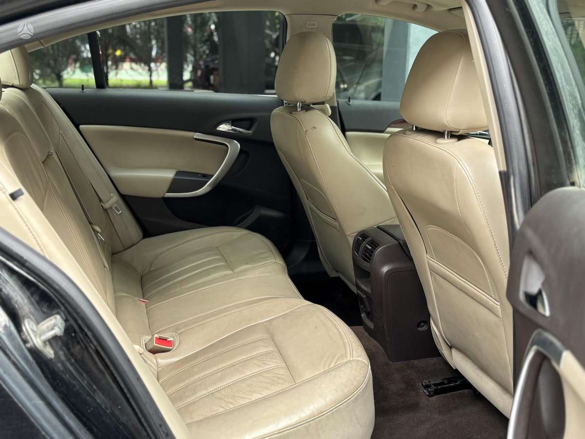 Buick Regal, 2.0 l., sedanas