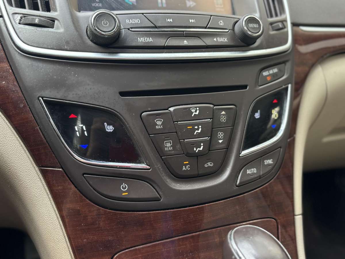 Buick Regal, 2.0 l., sedanas