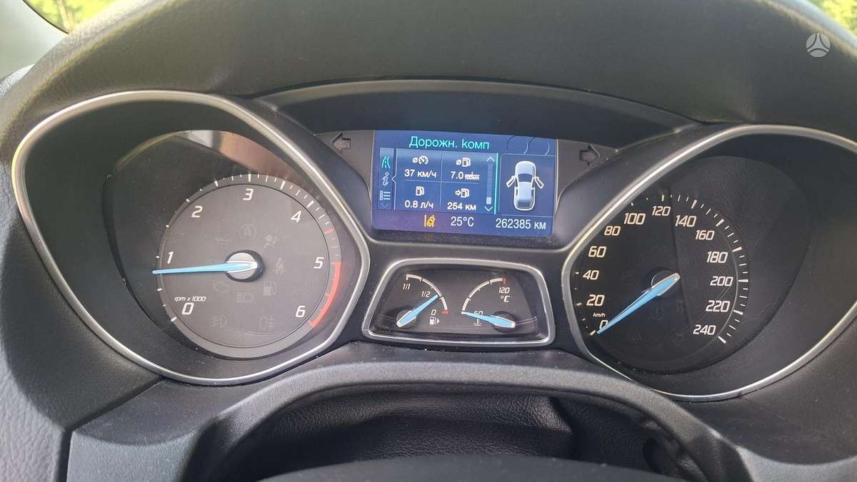 Ford Focus, 1.6 l., hatchback