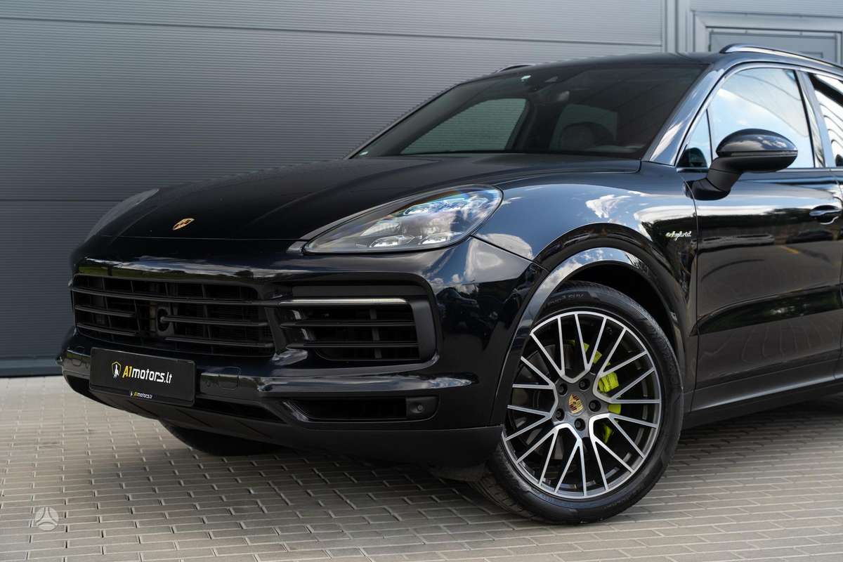 Porsche Cayenne - 2
