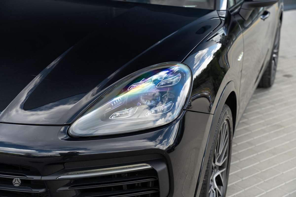 Porsche Cayenne - 5