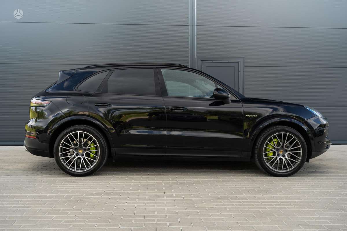 Porsche Cayenne - 8