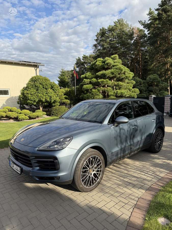 Porsche Cayenne - 1