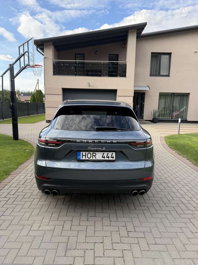Porsche Cayenne - 4