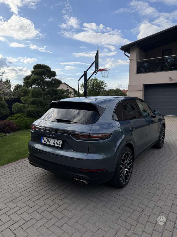Porsche Cayenne - 5