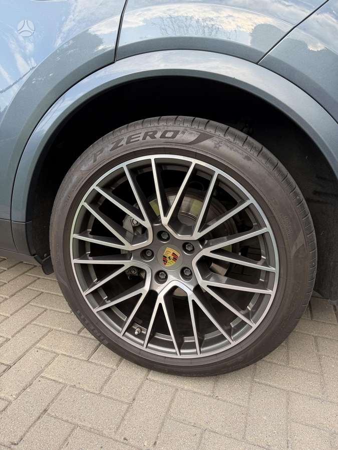 Porsche Cayenne - 6