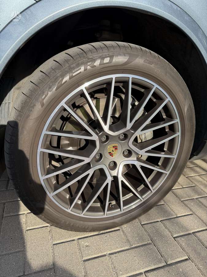 Porsche Cayenne - 7