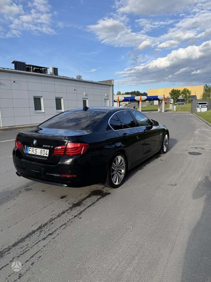 BMW 525, 2.0 l., Седан