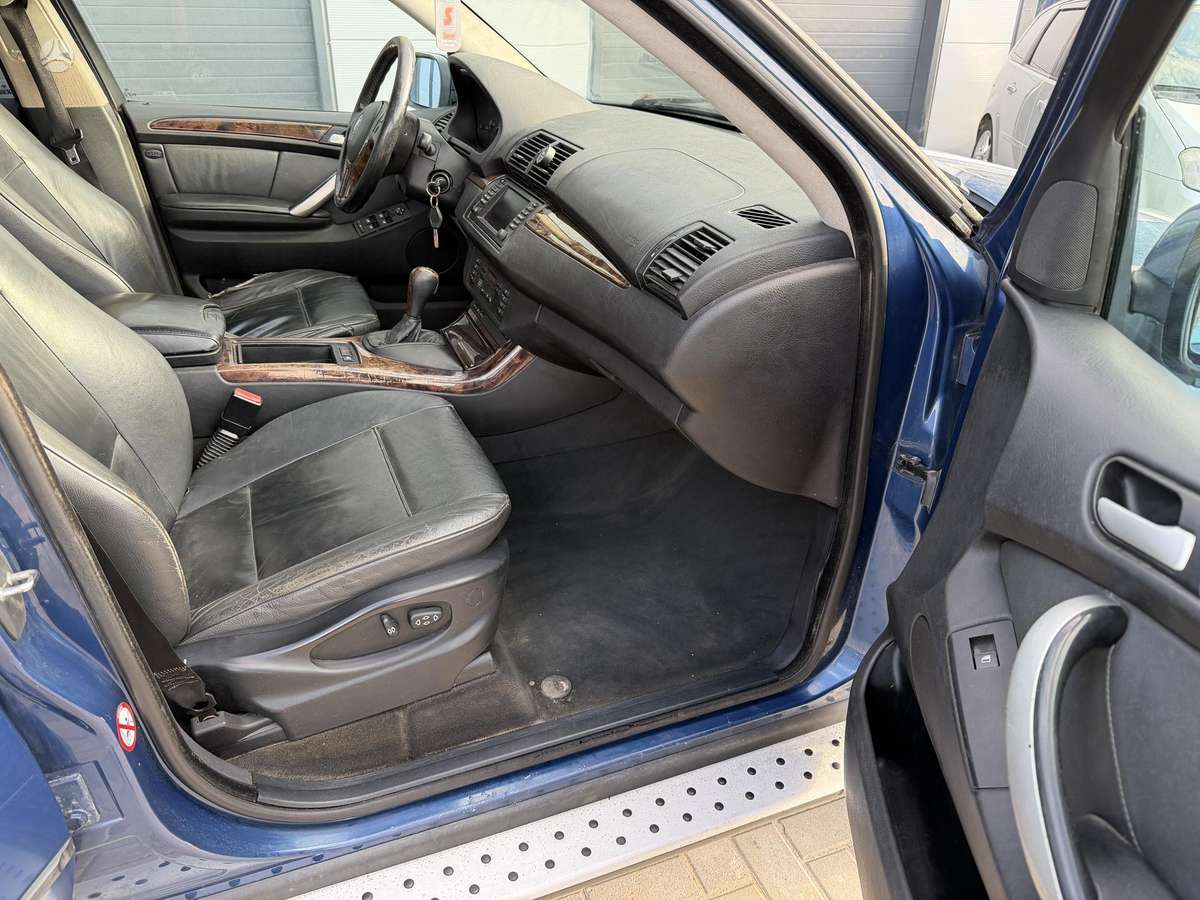 BMW X5, 2.9 l., off-road / crossover
